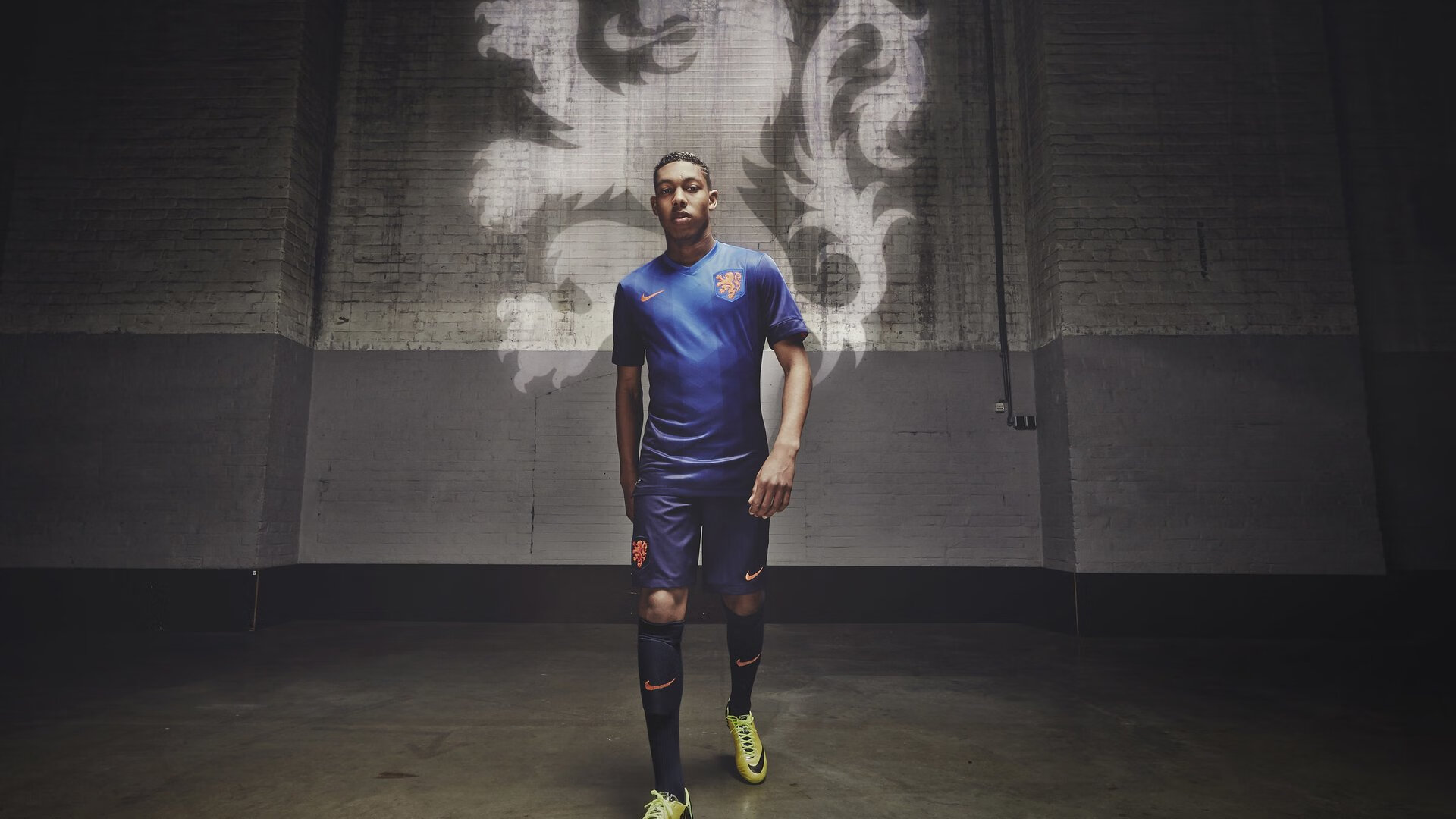 绿白军团对决南美劲旅，金玟哉防守艺术铸就教科书级表现